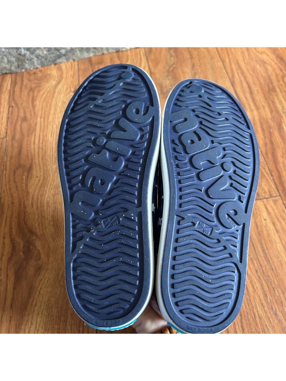 NATIVE Shoes Slip On Unisex Navy and White Star Sneakers | Mens 6 / Women’s 8 - Picture 3 of 8